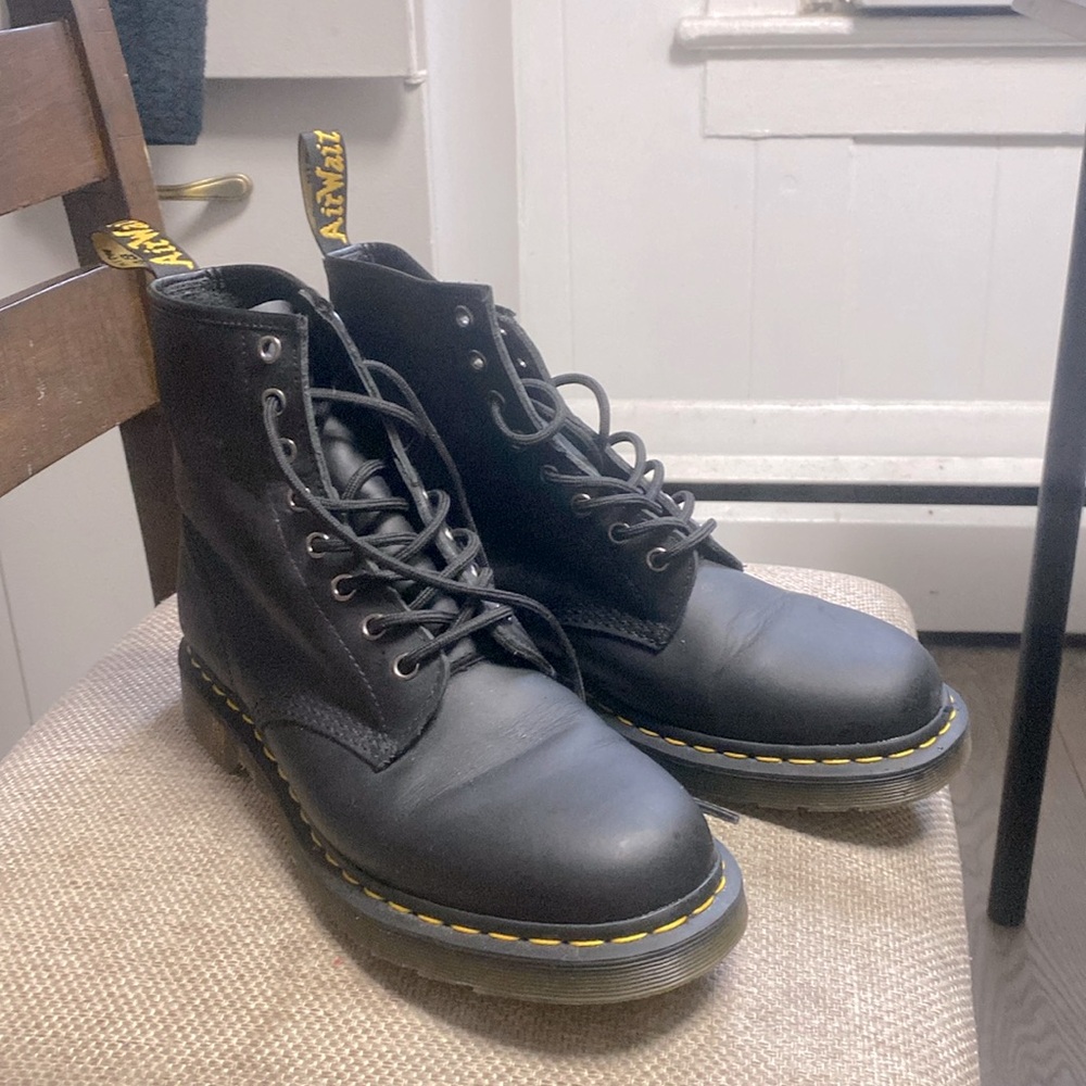 brand new mens authentic high top original 1460 black doc marten boots, size 10